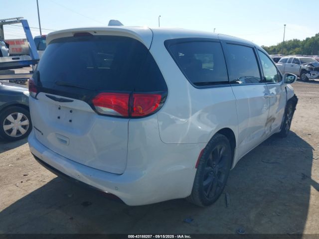 2018 CHRYSLER PACIFICA 2C4RC1FG5JR228429 Photo 3