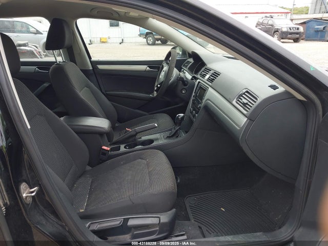 1VWAS7A30GC007472 Volkswagen Passat 1.8t S