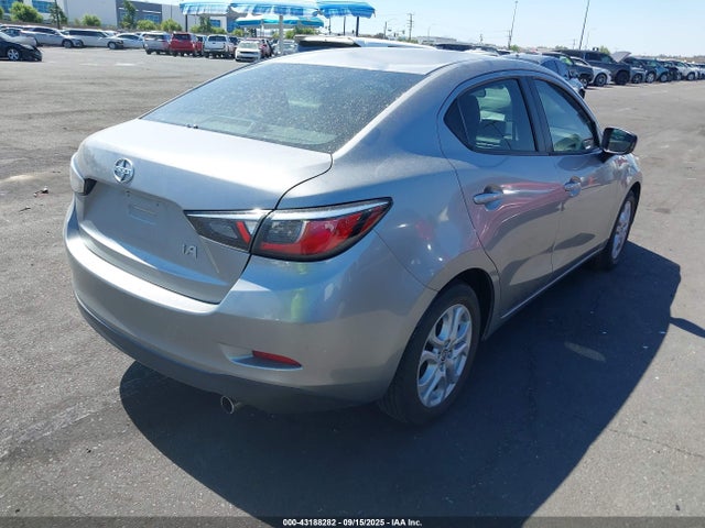 3MYDLBZV8GY141113 Scion p5v
