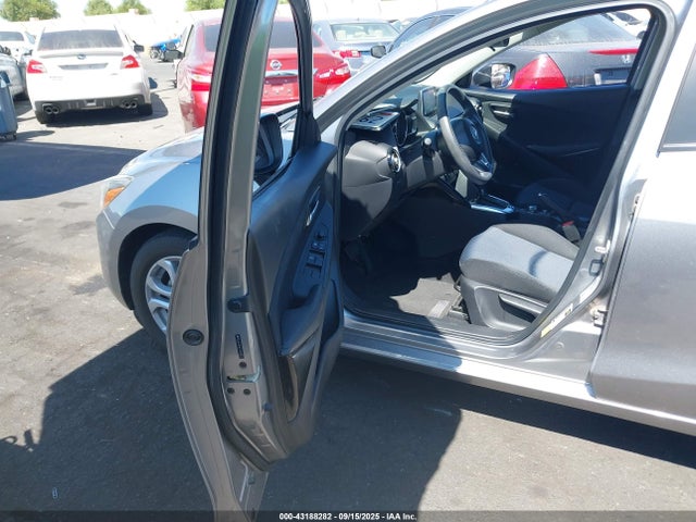 3MYDLBZV8GY141113 Scion p5v