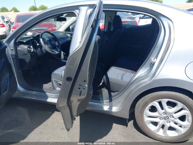 3MYDLBZV8GY141113 Scion p5v