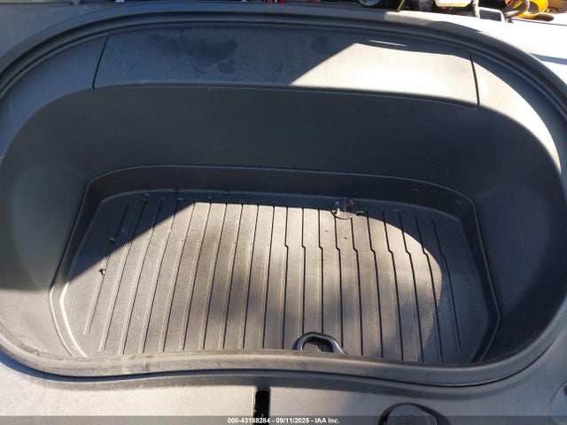 2024 TESLA MODEL 3 5YJ3E1EAXRF729577 Photo 9