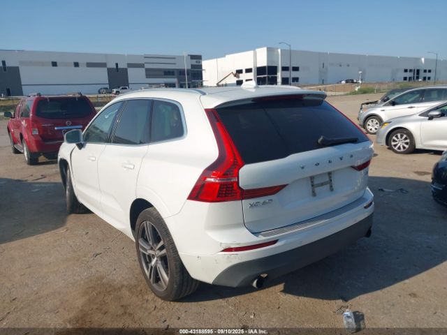 2018 VOLVO XC60 LYV102RKXJB101068 Photo 2
