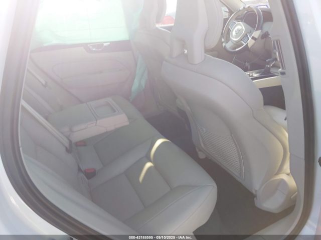 2018 VOLVO XC60 LYV102RKXJB101068 Photo 7