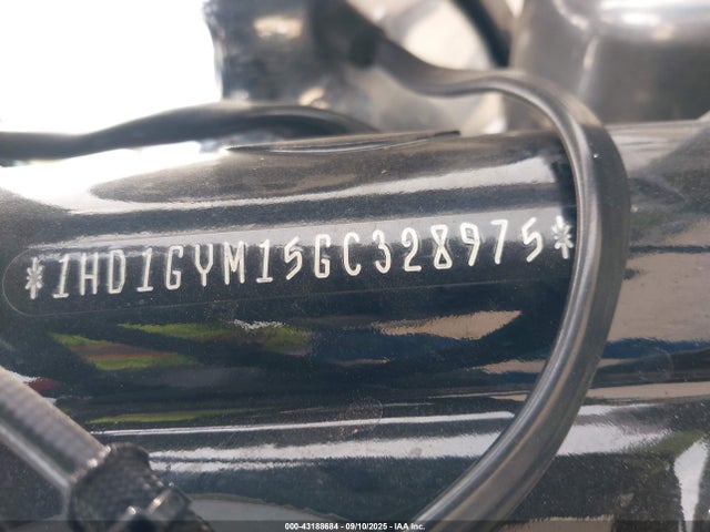 1HD1GYM15GC328975 Harley-Davidson Fat Bob