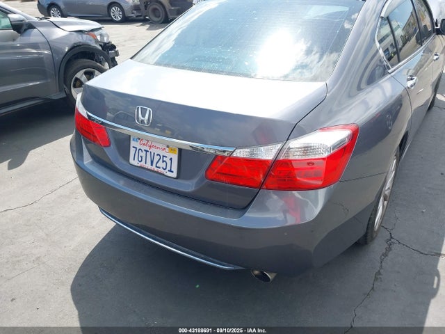 Honda j35y1 2014 1HGCR3F81EA016065 Image 17