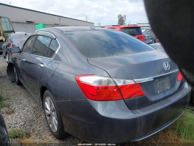 Honda j35y1 2014 1HGCR3F81EA016065 Image 3
