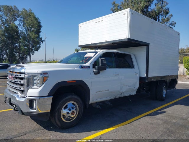 GMC l5p 2023 1GT49TEY3PF223812 Image 2