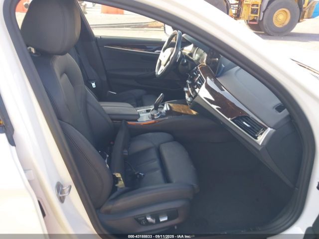 2018 BMW 530E WBAJA9C52JB033579 Photo 4
