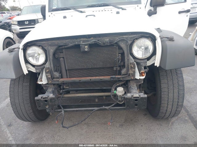 1C4BJWDGXGL288408 Jeep Wrangler