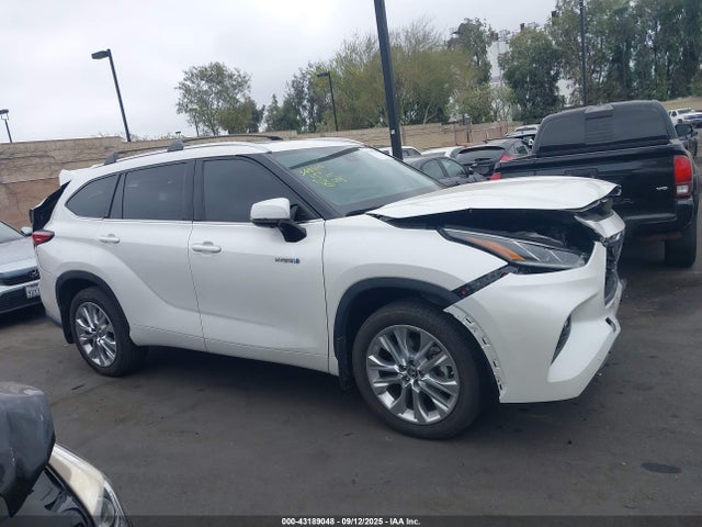 5TDYARAH8MS005877 Toyota a25a-fxs, 5nm