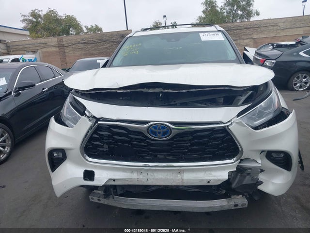 5TDYARAH8MS005877 Toyota a25a-fxs, 5nm