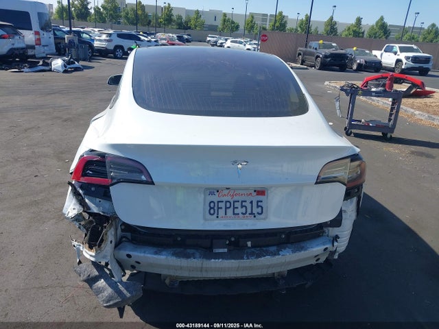 Tesla 2018 2018 5YJ3E1EAXJF040286 Image 17