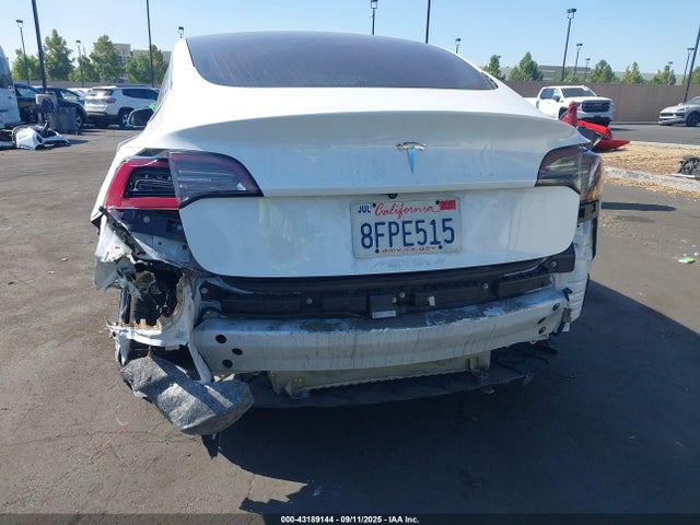 Tesla 2018 2018 5YJ3E1EAXJF040286 Image 21