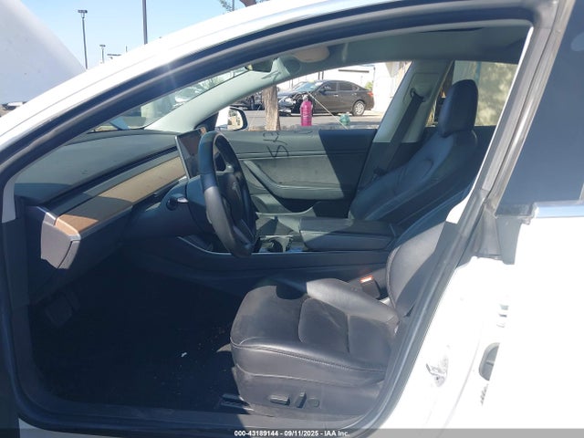 Tesla 2018 2018 5YJ3E1EAXJF040286 Image 5