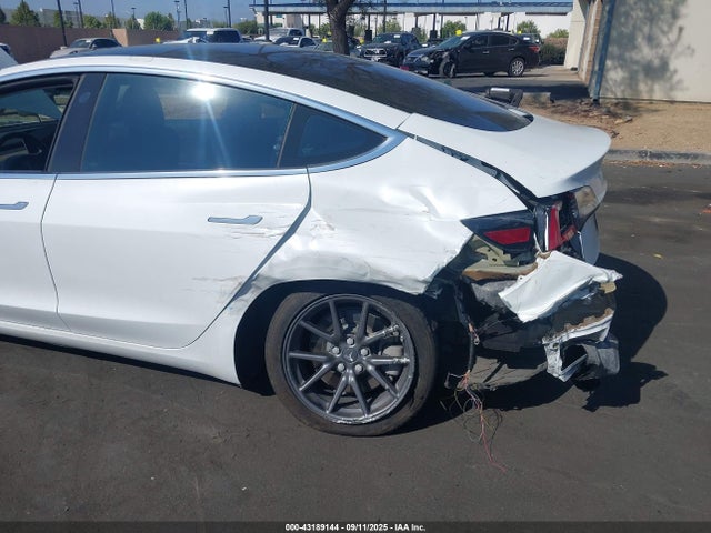 Tesla 2018 2018 5YJ3E1EAXJF040286 Image 6