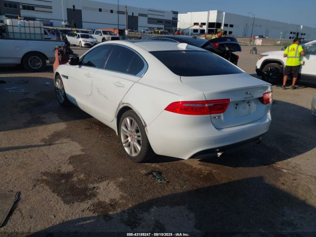 2019 JAGUAR XE SAJAR4FX6KCP52634 Photo 2