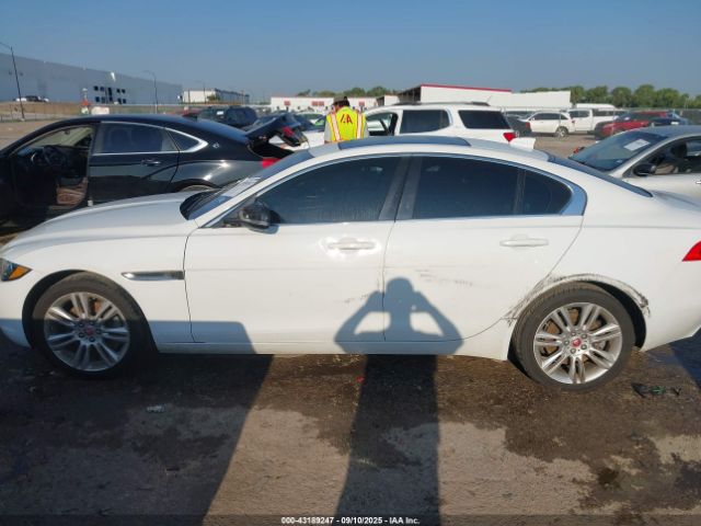 2019 JAGUAR XE SAJAR4FX6KCP52634 Photo 5