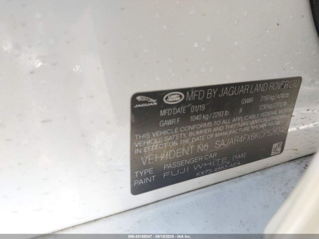 2019 JAGUAR XE SAJAR4FX6KCP52634 Photo 8