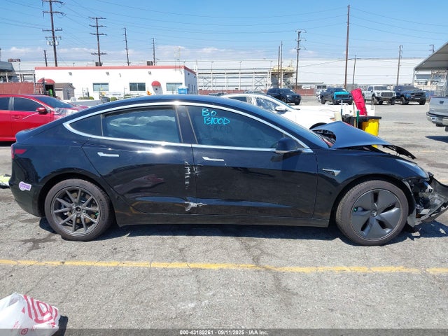 Tesla 2018 2018 5YJ3E1EA0JF155267 Image 13