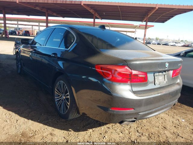 2017 BMW 540I WBAJE5C3XHG916824 Photo 2