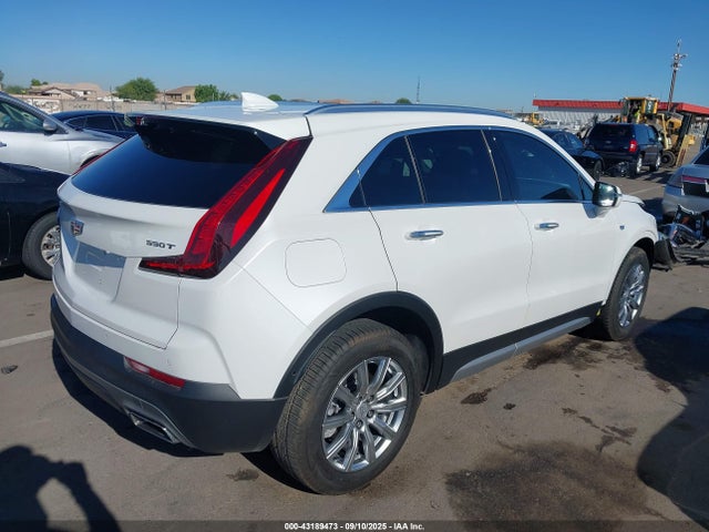 2022 CADILLAC XT4 1GYFZCR49NF113659 Photo 3