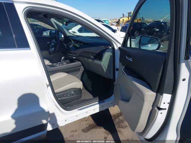2022 CADILLAC XT4 1GYFZCR49NF113659 Photo 4