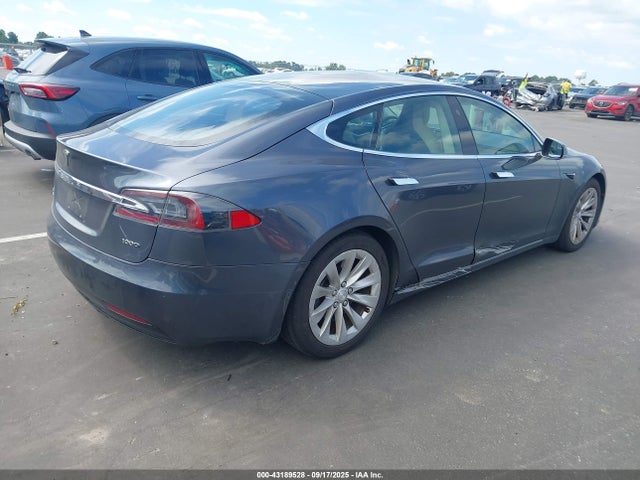 Tesla 2017 2017 5YJSA1E26HF209326 Image 4