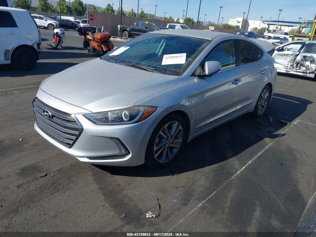 5NPD84LF3HH055882 Hyundai Elantra