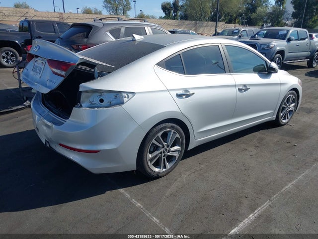 5NPD84LF3HH055882 Hyundai Elantra