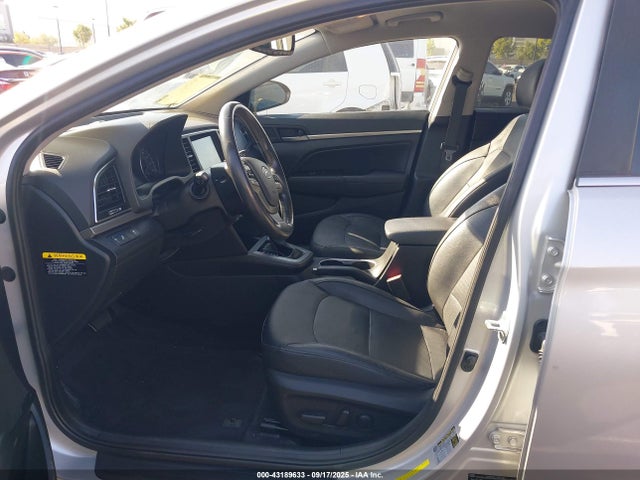 5NPD84LF3HH055882 Hyundai Elantra