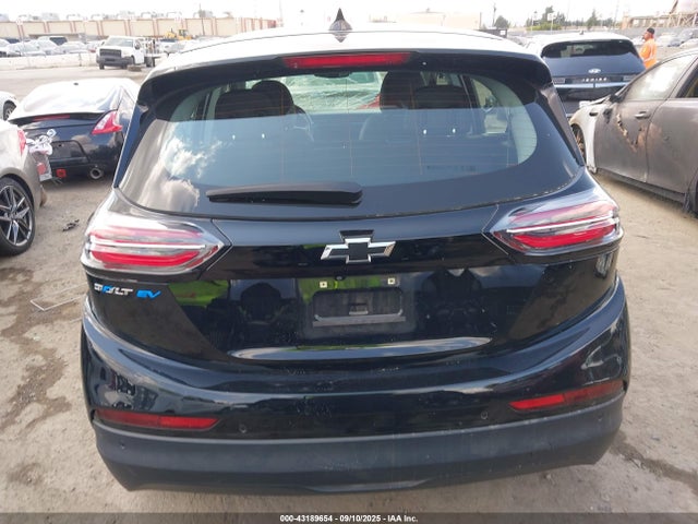 1G1FX6S05P4120152 Chevrolet 2023