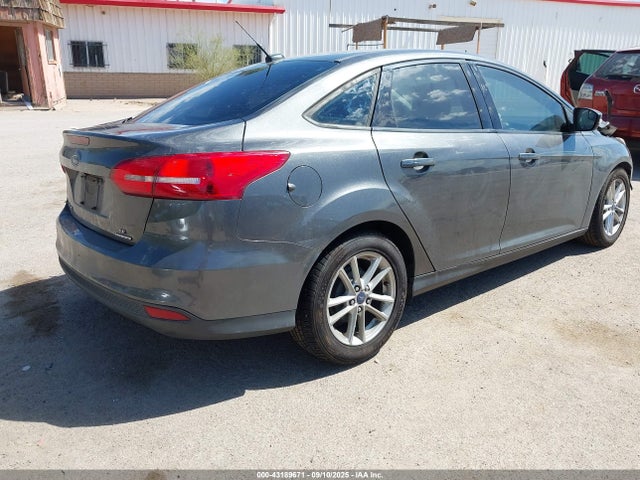 Ford 2016 2016 1FADP3F25GL276051 Image 4
