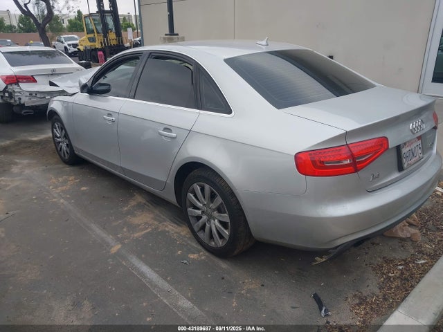 2013 AUDI A4 WAUBFAFL1DA161341 Photo 2