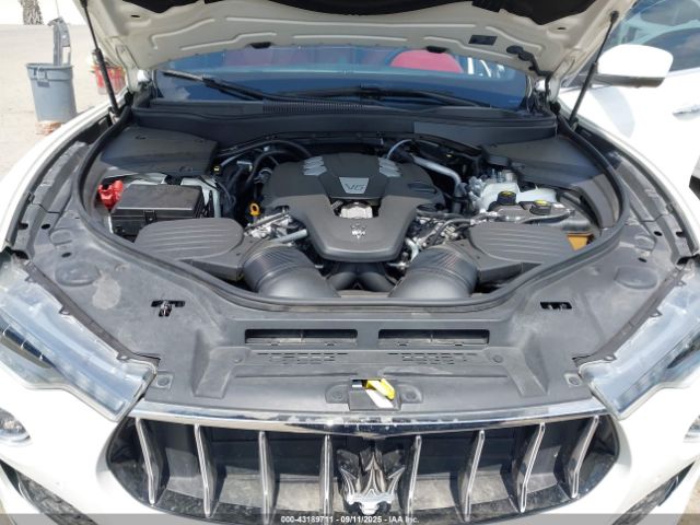 2019 MASERATI LEVANTE ZN661XUL4KX334335 Photo 9
