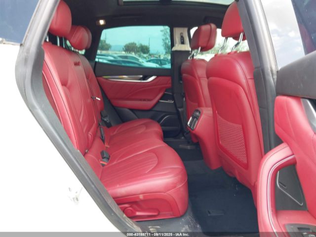 2019 MASERATI LEVANTE ZN661XUL4KX334335 Photo 7