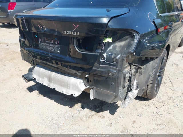 BMW 2018 2018 WBA8B9G58JNU97593 Image 18