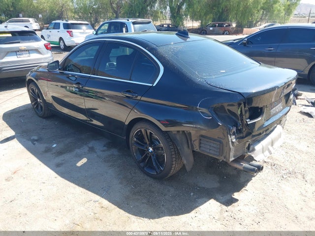 BMW 2018 2018 WBA8B9G58JNU97593 Image 3
