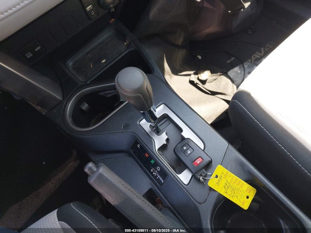 Toyota 2ar-fe 2018 JTMRFREV9JJ258348 Image 11