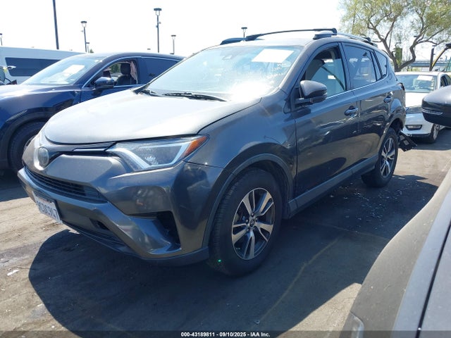 Toyota 2ar-fe 2018 JTMRFREV9JJ258348 Image 2