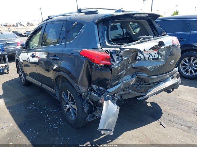 Toyota 2ar-fe 2018 JTMRFREV9JJ258348 Image 3