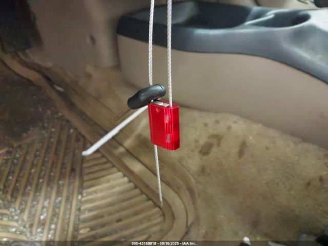 2000 CHEVROLET CAVALIER 1G1JC5247Y7450278 Photo 10