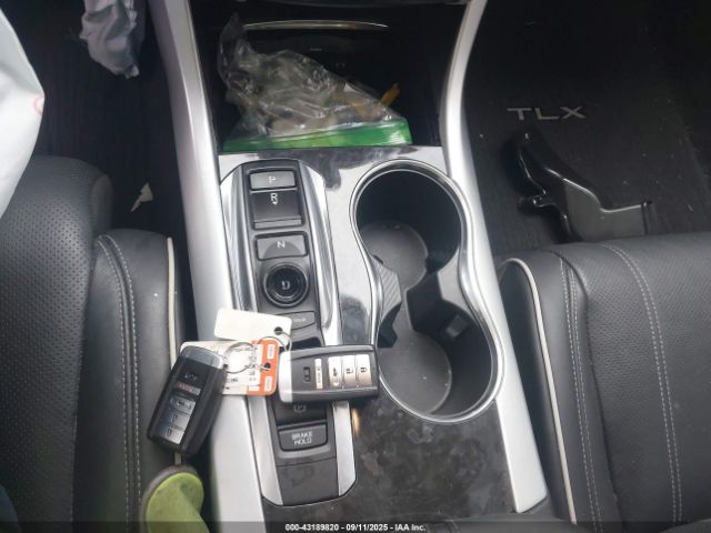 2018 ACURA TLX 19UUB2F59JA001395 Photo 10