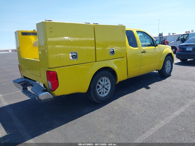 1N6DD0CU7HN762824 Nissan 2017