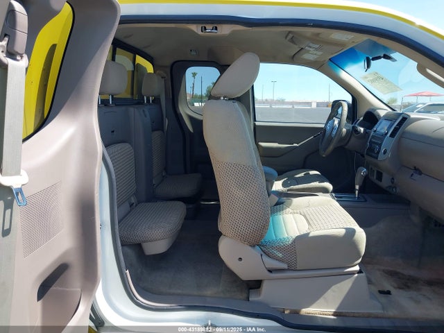 1N6DD0CU7HN762824 Nissan 2017