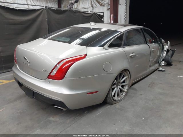 2016 JAGUAR XJ SAJWA2G73G8V95087 Photo 3