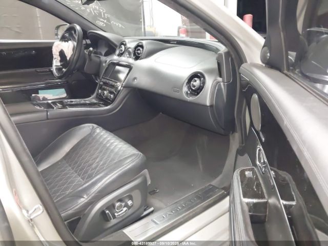 2016 JAGUAR XJ SAJWA2G73G8V95087 Photo 4