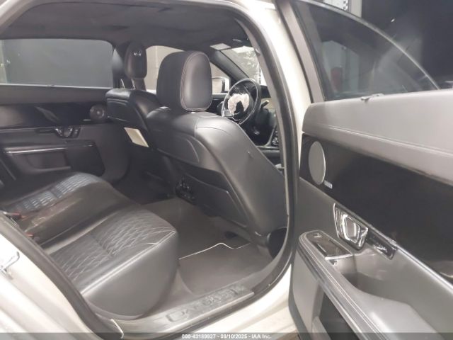 2016 JAGUAR XJ SAJWA2G73G8V95087 Photo 7
