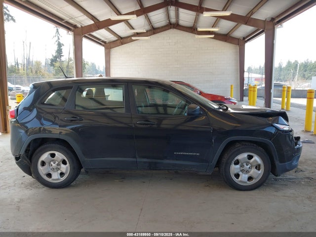 1C4PJLAB4GW355595 Jeep 2016