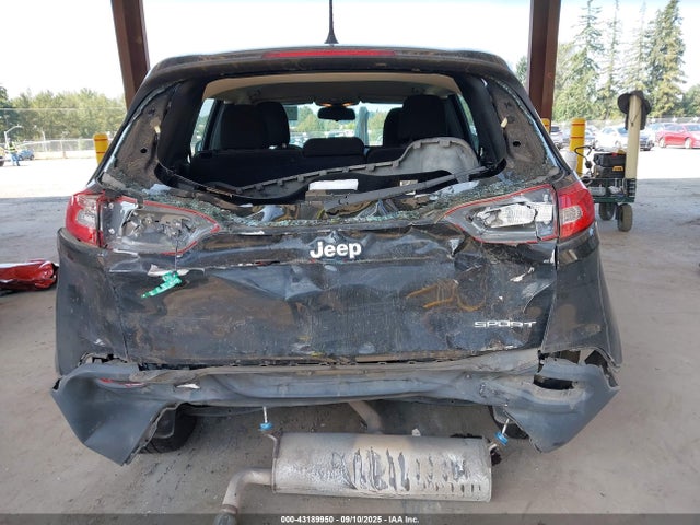 1C4PJLAB4GW355595 Jeep 2016